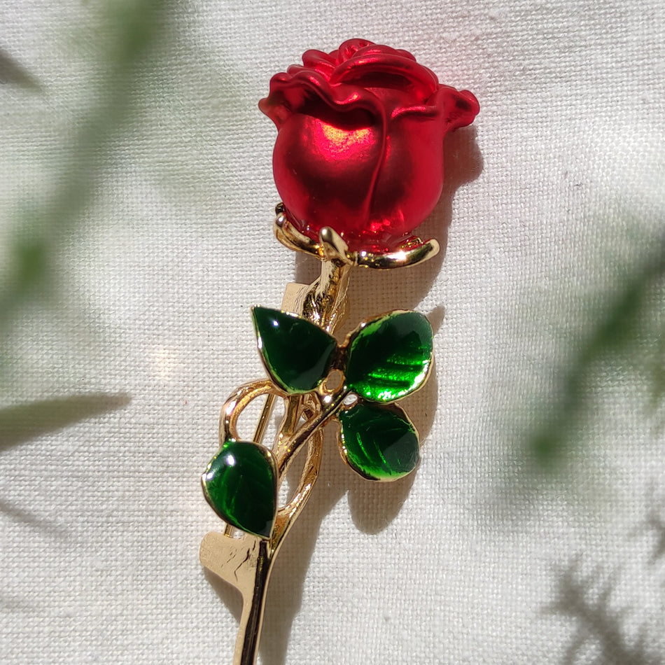 Brosa martisor – Trandafiri din Spuma