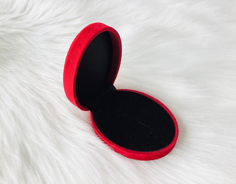 Cutie Cadou din catifea rosie model oval pentru Bijuterii si Brosa