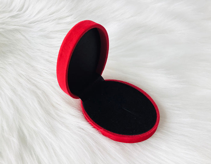 Cutie Cadou din catifea rosie model oval pentru Bijuterii si Brosa