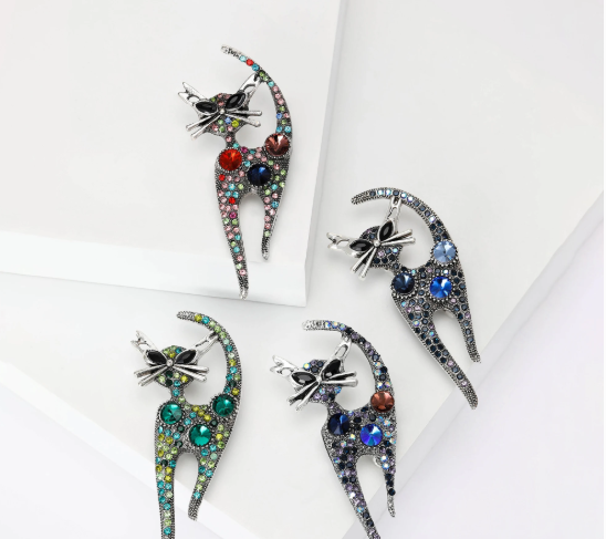 Martisor Brosa Pisica - Shiny Beauty