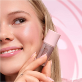 Essence Disney Alice in Wonderland iluminator lichid 02 4 ml