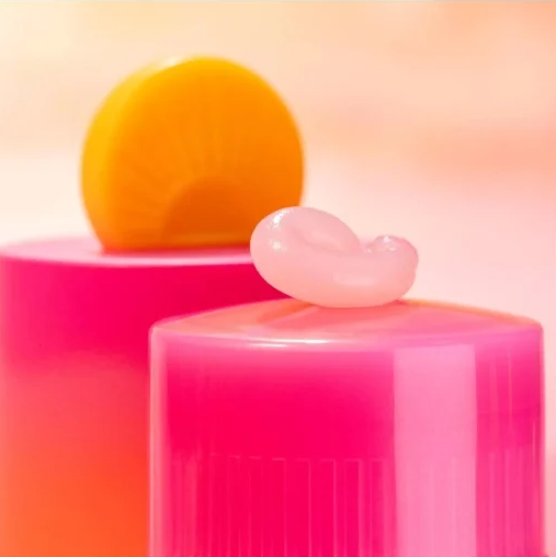 Tratament de buze THE LIP-SMILIN' CLUB cu glicerina Essence - Shiny Beauty