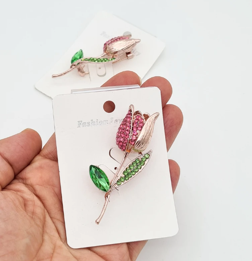 Brosa eleganta mata cu pietricele