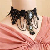 Colier choker negru cu accesoriu camee c02