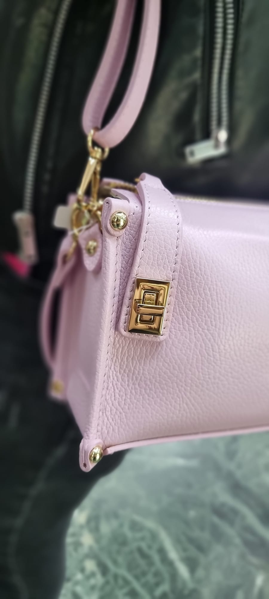 Poseta piele naturala marime mica roz candy - Shiny Beauty