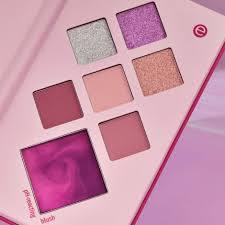 Essence CRYSTAL CRUSH eye & face palette