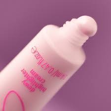 Essence CRYSTAL CRUSH Dewy Highlighter Cream 01 Diamond Dew. - Shiny Beauty