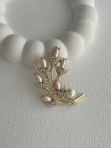 Brosa din aliaj aurie V6