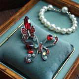 Brosa din aliaj argintie model fluture Rosu - Shiny Beauty