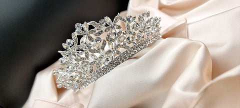 Coronita argintie Ocazie #1001 - crema academie , Shiny Beauty - shiny beauty  ,  crema de fata